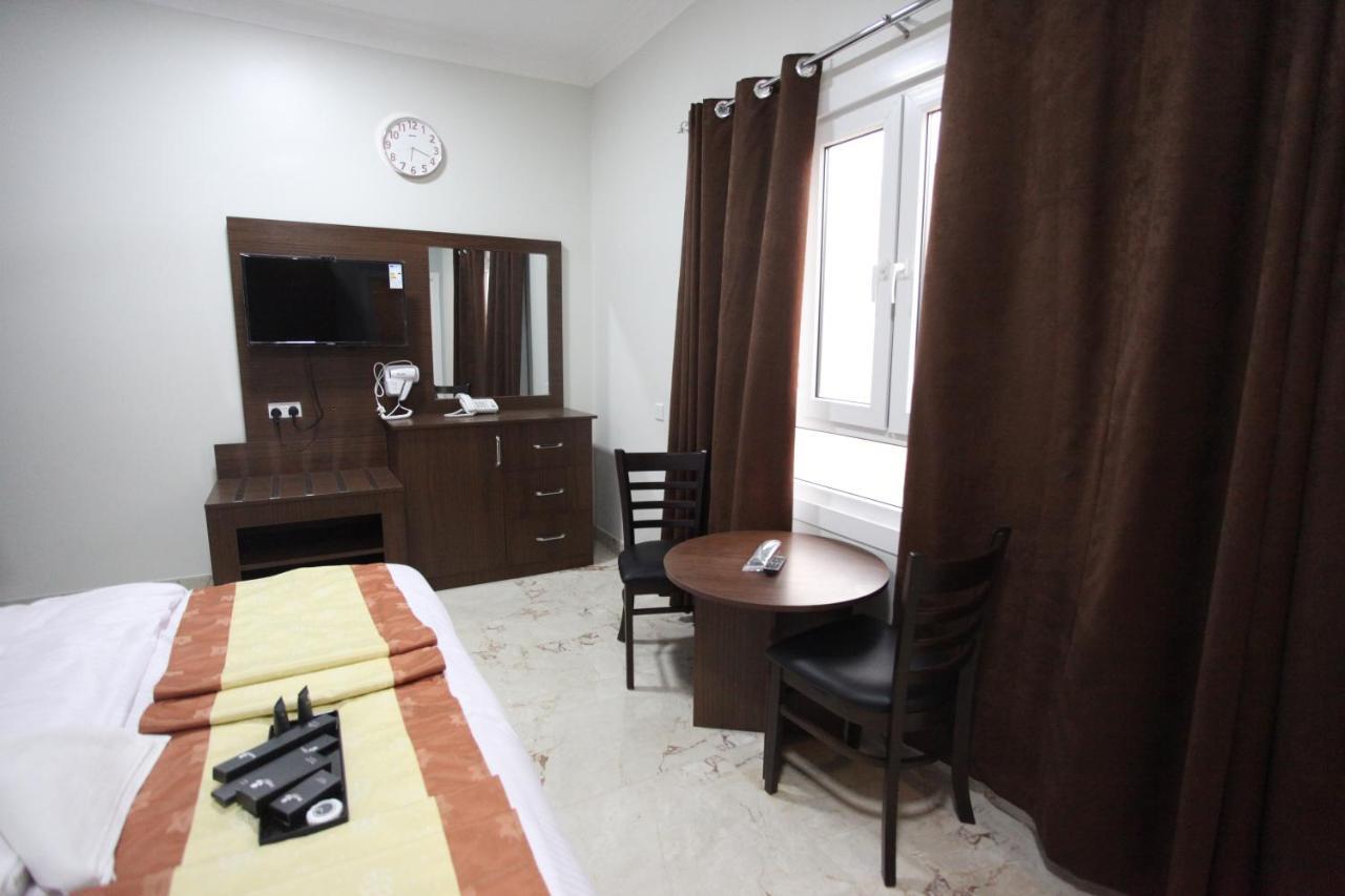 Almanzel Hotel Apartments Muscat Exterior photo
